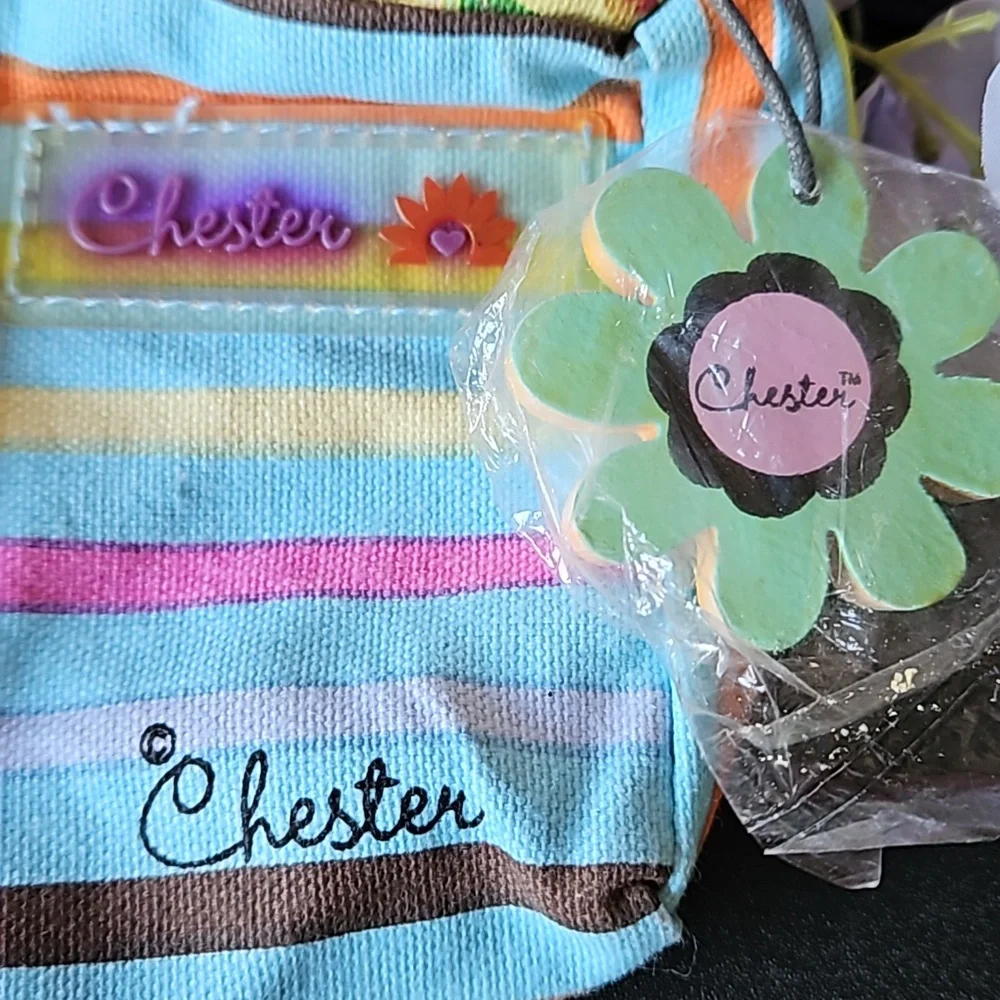 Sun & Sand Chester Hand Bag with Wooden Flower Hang Tag NWT - Picture 3 of 10